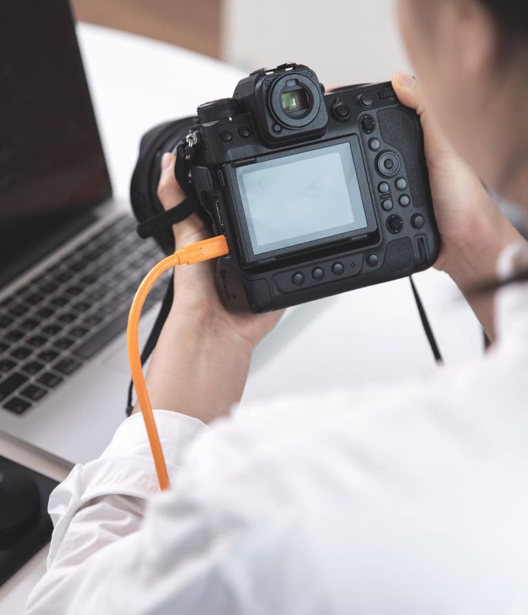 tethering in food photography with camera and laptop setup